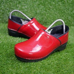BJÖRK Swedish Professional Red Patent Leather Clogs – Women's EU 41–42 (US 11)